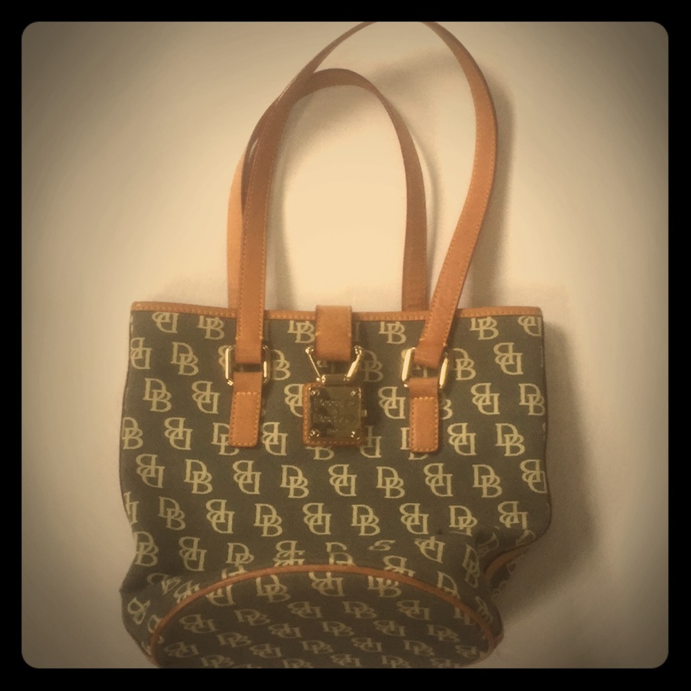 Dooney and Bourke purse